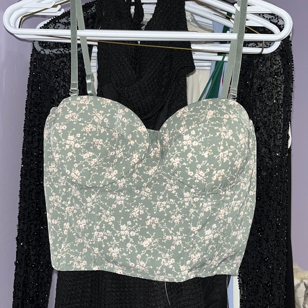 Windsor floral sage top size M